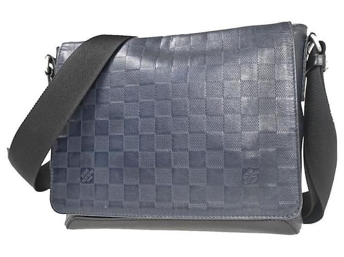 Louis Vuitton District Navy blue Leather  ref.1028234