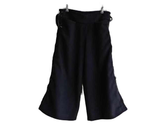 Yves Saint Laurent Un pantalon, leggings Laine Noir  ref.1028336