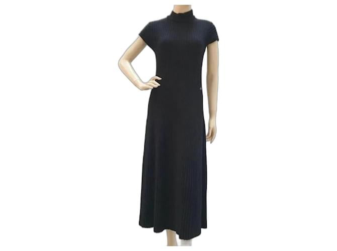 Chanel Black Wool Midi Dress  ref.1030456