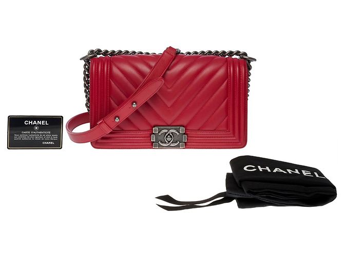 CHANEL Boy Bag in Red Leather - 101207