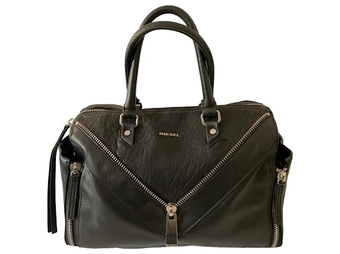 Diesel black leather boston styled bag ref.1031487 - Joli Closet