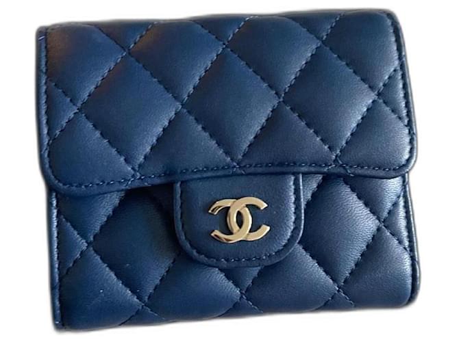Chanel TIMELESS Azul escuro Couro  ref.1032561