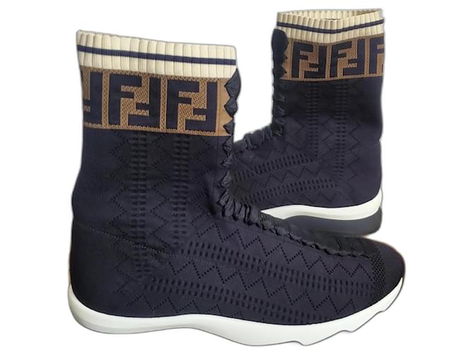 Fendi Pair of sneakers P 41 IT Black Cloth  ref.1032878