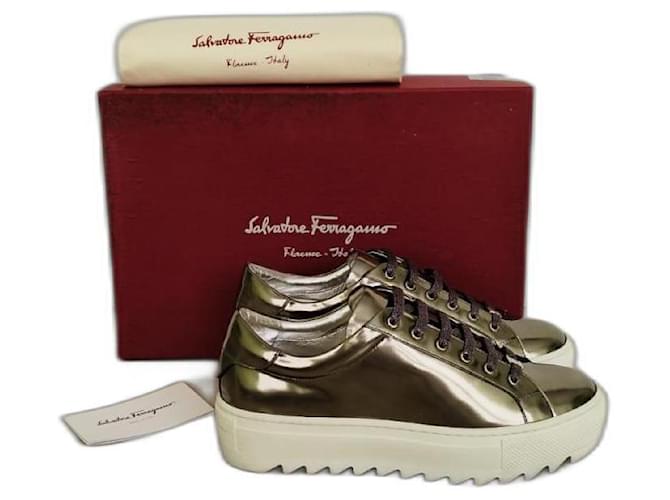 Salvatore Ferragamo Sneakers Silvery Patent leather  ref.1034368