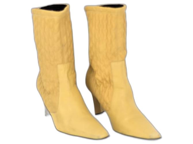 #casadei #beige #leather #quilted #heeled #boots Brown Cream Mustard Cognac Eggshell Caramel  ref.1034522