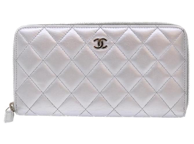 Chanel Silvery Leather  ref.1034590