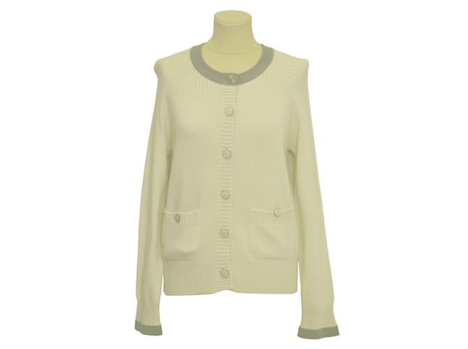 Chanel Elfenbein/Grauer Pullover-Cardigan mit Emaille-Knöpfen und Zierbesatz Kaschmir  ref.1035223