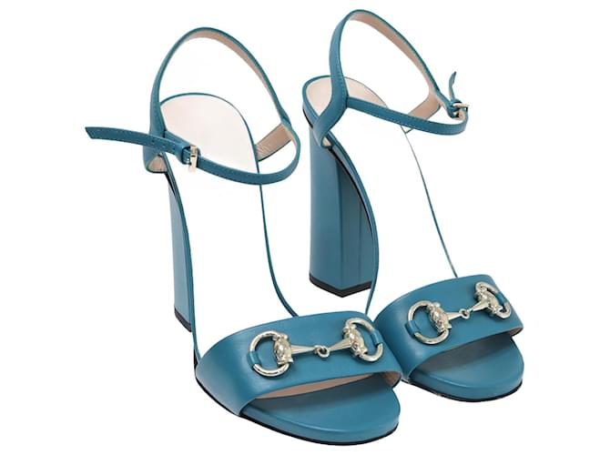 Gucci Sandalo con cinturino alla caviglia con morsetto blu acquamarina Pelle  ref.1035491