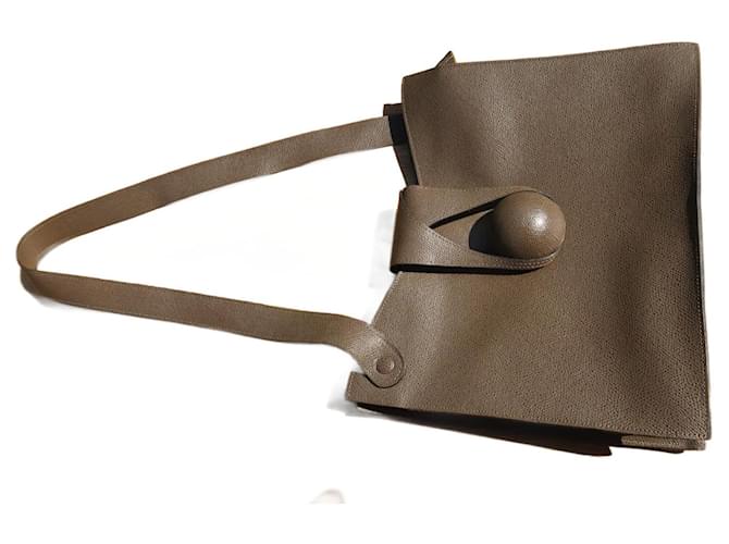 Autre Marque Handbags Khaki Leather  ref.1036230