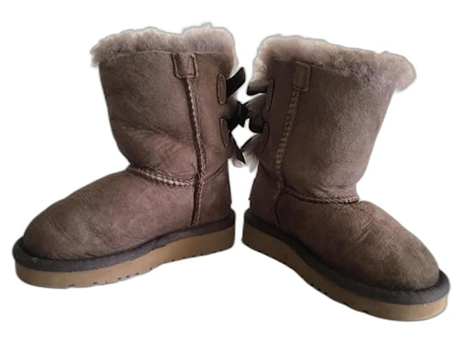 Ugg Bailey Bow II, Classic Boot Kids size 22,5 Light brown Fur  ref.1036387