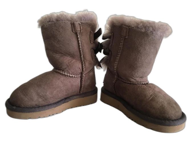 Ugg Bailey Bow II, Classic Boot Kids size 22,5 Light brown