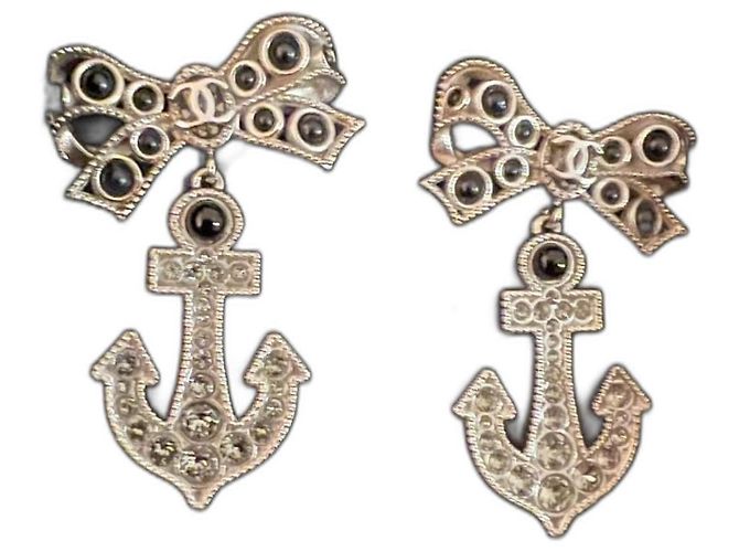 Boucles d'oreilles Chanel CC Ancre Perles de Cristal Argentées