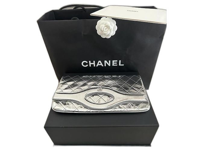 Executive Bolsa com aba metálica Chanel