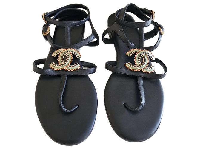 Sandali Chanel Egypt in pelle nera Nero