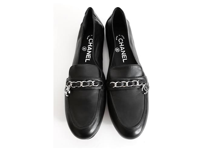 Chanel chain logo lambskin loafers Black Leather  ref.1039044