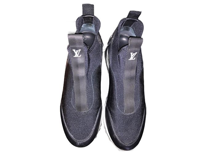 Baskets Louis Vuitton Run Away edition limitée 2019 Noir