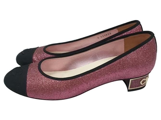 Chanel Primavera 2018 Sapatos de bailarina de couro rosa brilhante  ref.1040090