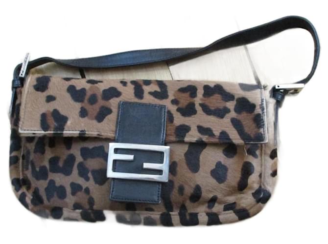 Fendi BAGUETTE BAG, leopard print. Multiple colors Leather  ref.1041096