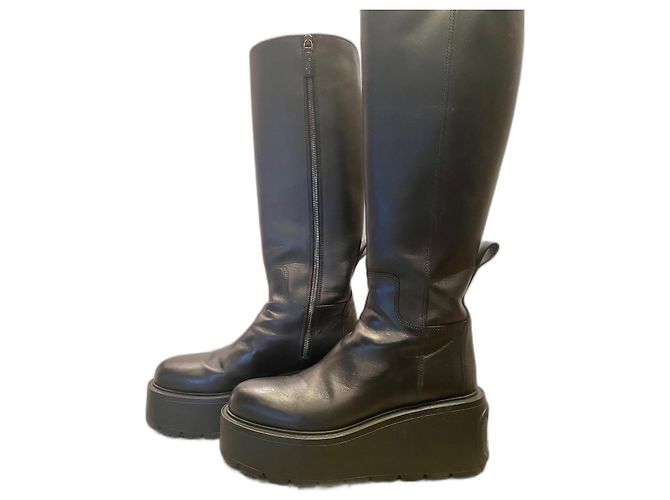 Valentino VLogo Lederstiefel mit Keilsohle schwarz