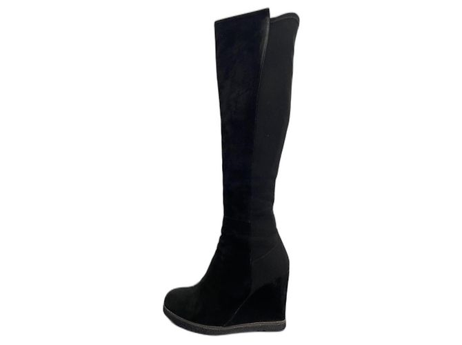 Botas de cunha Stuart Weitzman em camurça preta Preto