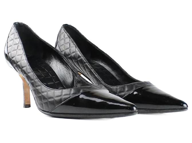 Chanel heels Black Leather  ref.1043076