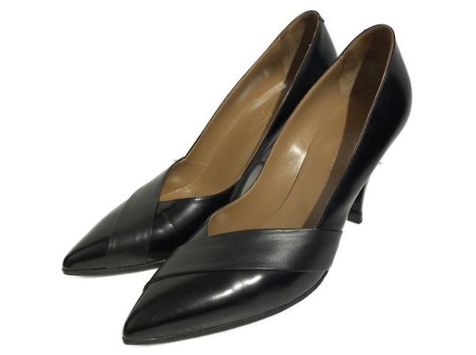 Hermès ***Pumps mit V-Schnitt von HERMES Schwarz