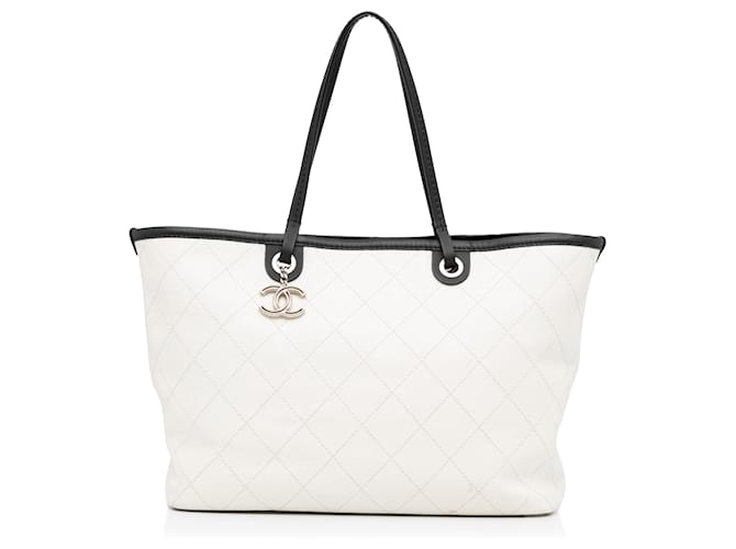 Chanel White Large Shopping Fever Tote Leather Pony-style calfskin  ref.1044901 - Joli Closet