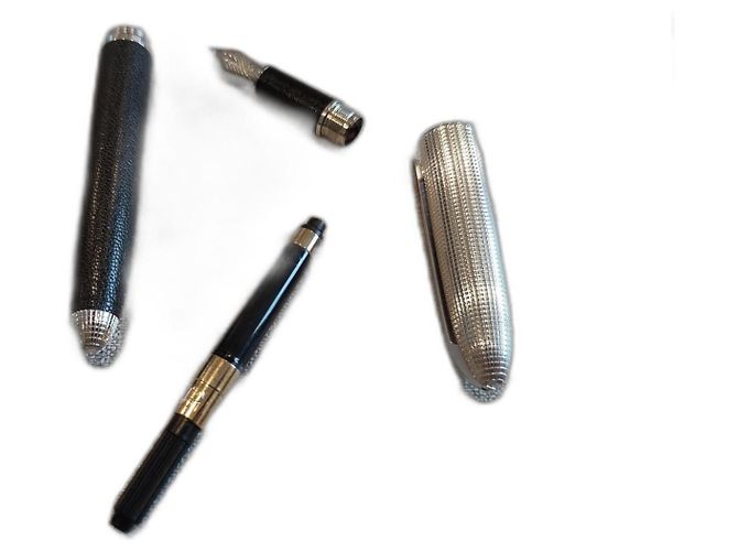 Louis Vuitton Doc Pen. rhodium Black