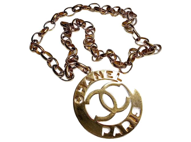 Chanel Medaillon Golden Metall  ref.1046317
