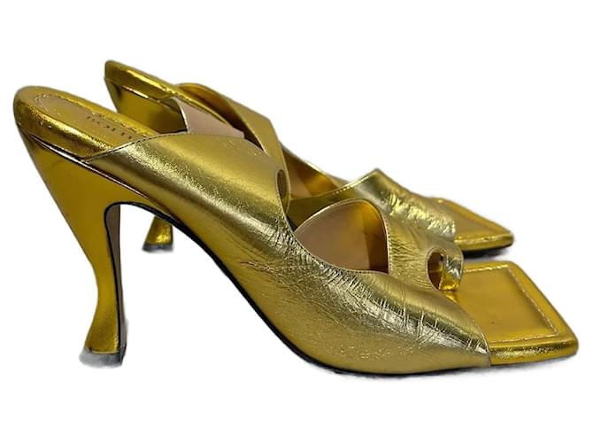 BOTTEGA VENETA  Sandals T.eu 38 leather Golden  ref.1046946