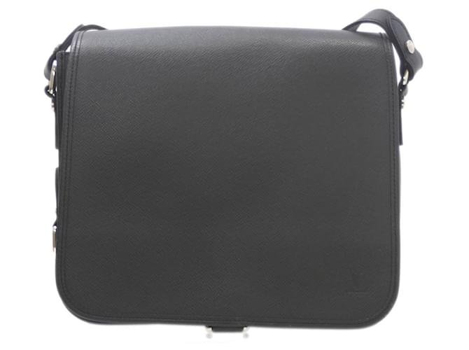 Louis Vuitton Taiga Black Leather  ref.1048045