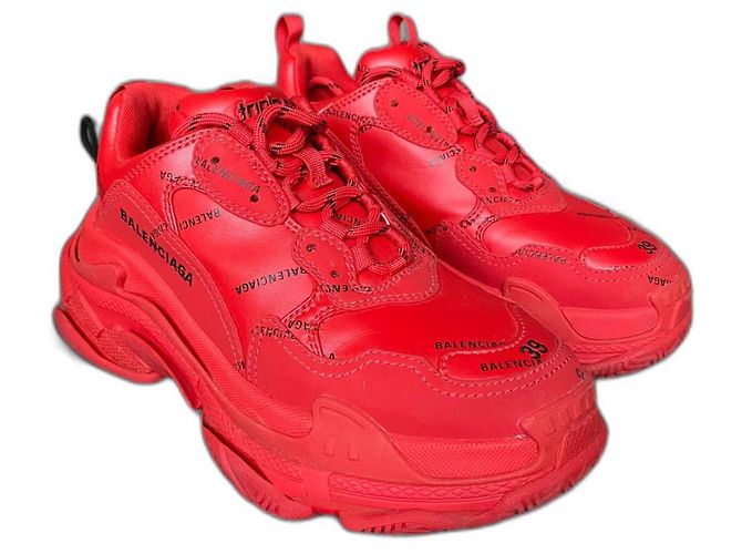 Balenciaga Triple S Sneaker Rot