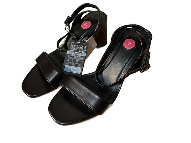 Schwarze Sandalen von Massimo Dutti Acryl  ref.1048643