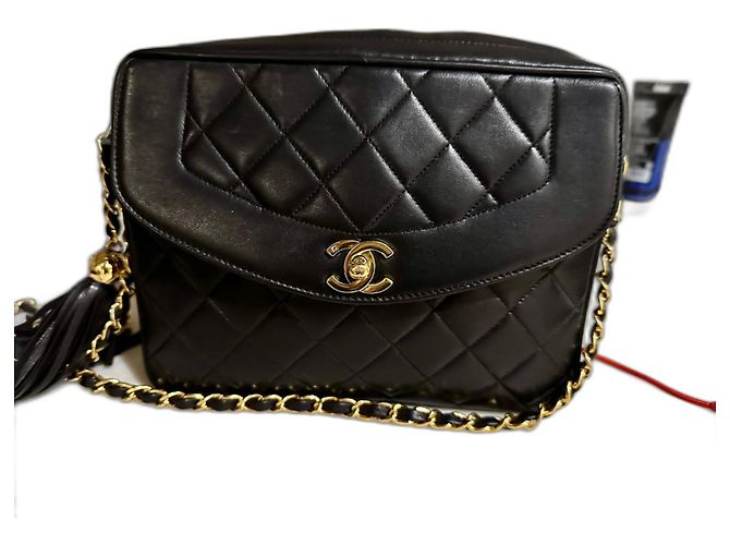 Camera Chanel Bolsa pequena para câmera com borla Preto
