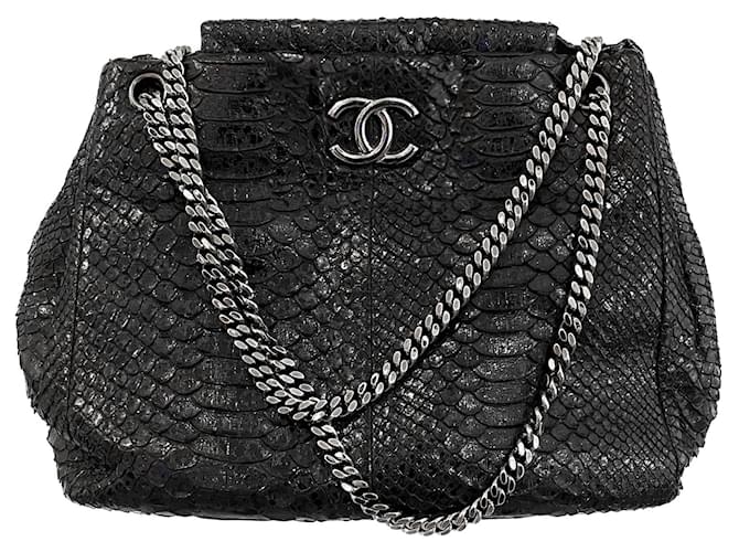 Chanel Sac cabas en cuir python Noir