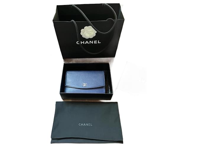 Chanel Pochette Azul Couro  ref.1049541