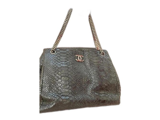Sac cabas Chanel en python noir