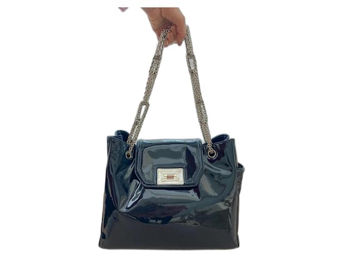 Chanel Bolsa de viaje Azul Charol  ref.1049584
