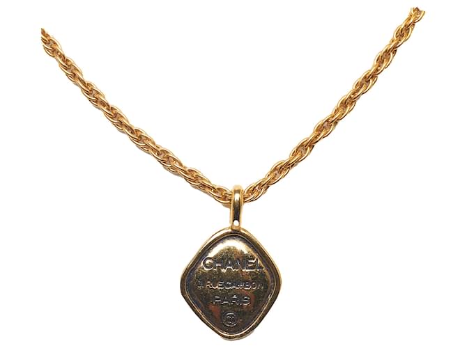 Chanel Gold Rue Cambon Diamond Pendant Necklace Golden Metal Gold-plated  ref.1051638 - Joli Closet