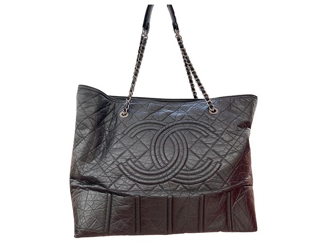 Bolsa tote Chanel em couro preto