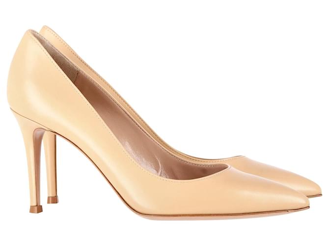 Gianvito Rossi 85 Décolleté a punta in pelle color nude Marrone Carne  ref.1051898