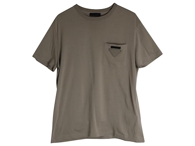 【超希少デザイン】プラダ☆胸元刺繍ロゴ入りポケットTシャツ 人気カラー PRADA ポケット Tシャツ 超希少デザインプラダ☆胸元刺繍ロゴ入り