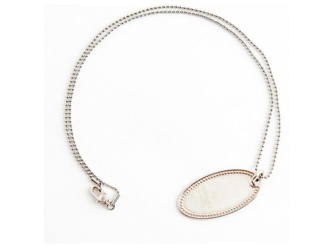 Collana Gucci in argento con logo ovale 