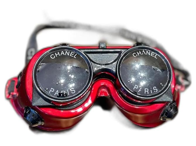 Chanel Collector 1994 Black Red Metal  ref.1053772