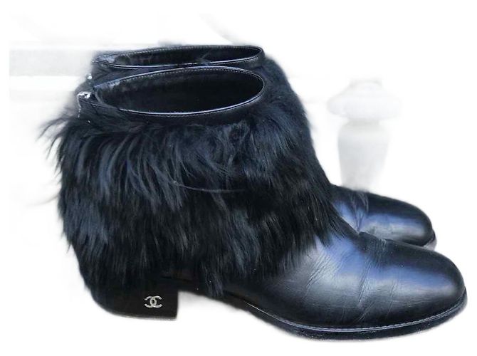 Botines CHANEL T.EU 37.5 Cuero Negro