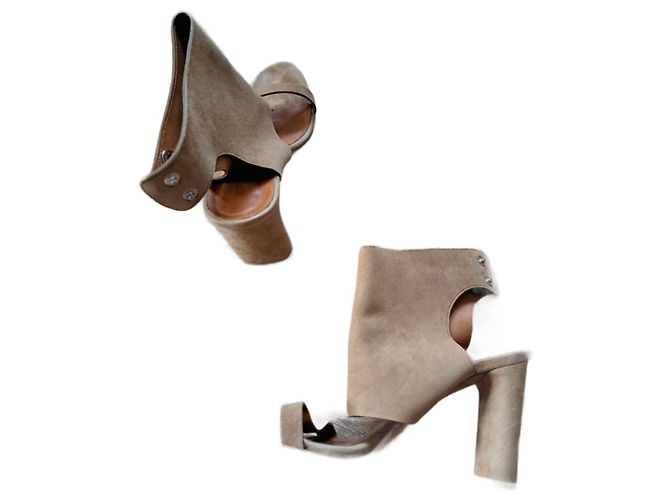 Escarpins Iro Camel em Camurça Camelo