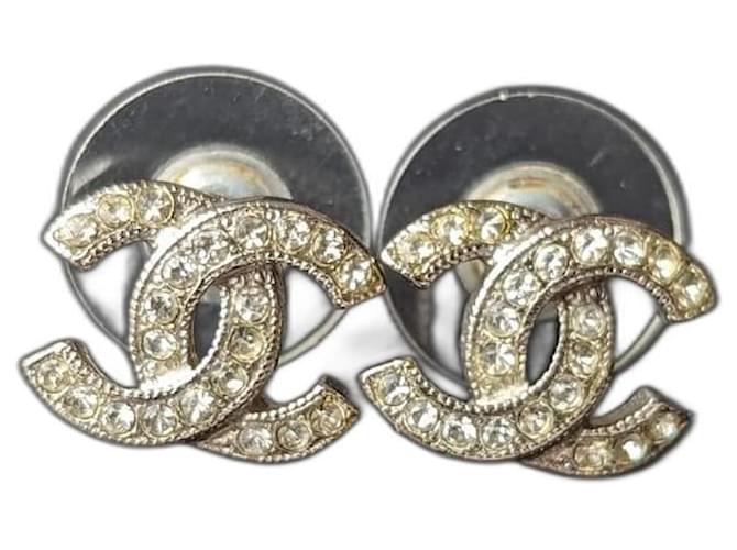 Chanel CC F16Étiquette de boîte de boucles d'oreilles V Classic Crystal Silver Hardware Logo Métal Argenté  ref.1054868