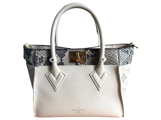 Louis Vuitton On My Side PM Python Tasche Weiß