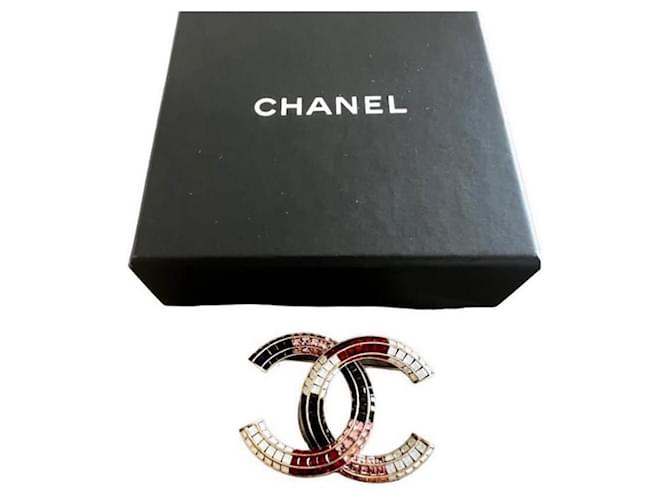 Chanel Pins & brooches Multiple colors Metal ref.1056661 - Joli Closet
