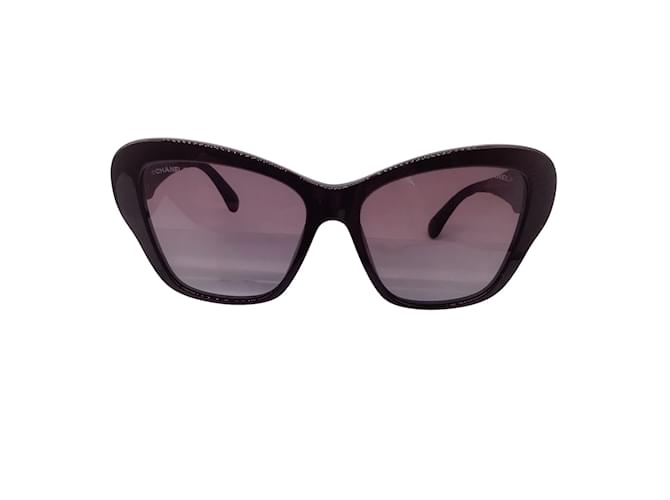 Óculos de sol Chanel Borgonha com cristal embelezado com logotipo CC em acetato de borboleta e couro de cordeiro Bordeaux Plástico  ref.1057039